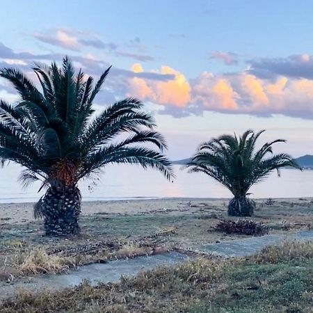 Coastline Apartment Néa Péramos المظهر الخارجي الصورة