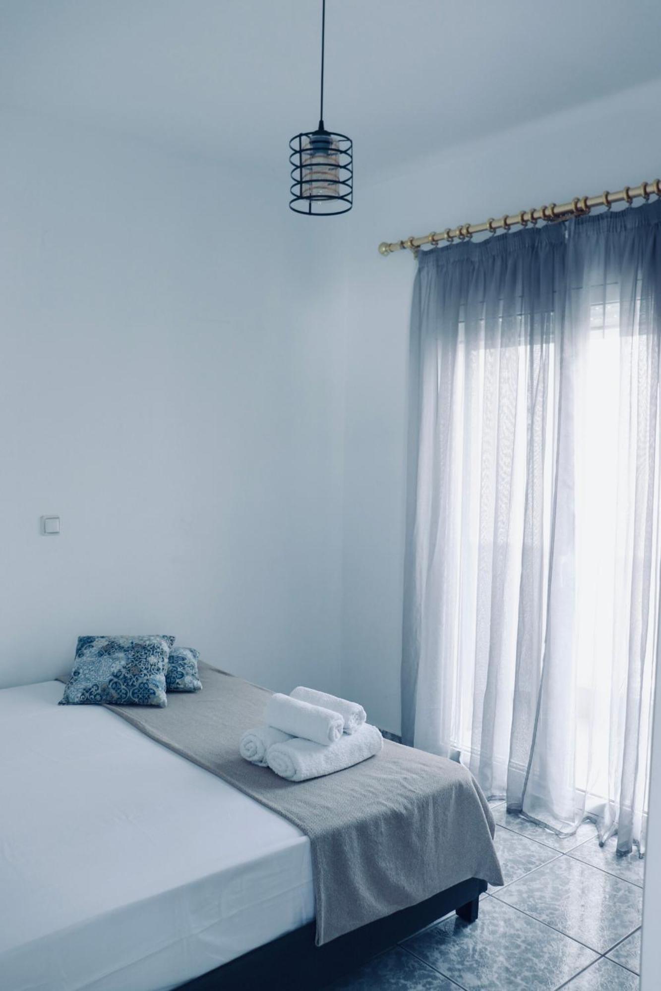 Coastline Apartment Néa Péramos المظهر الخارجي الصورة