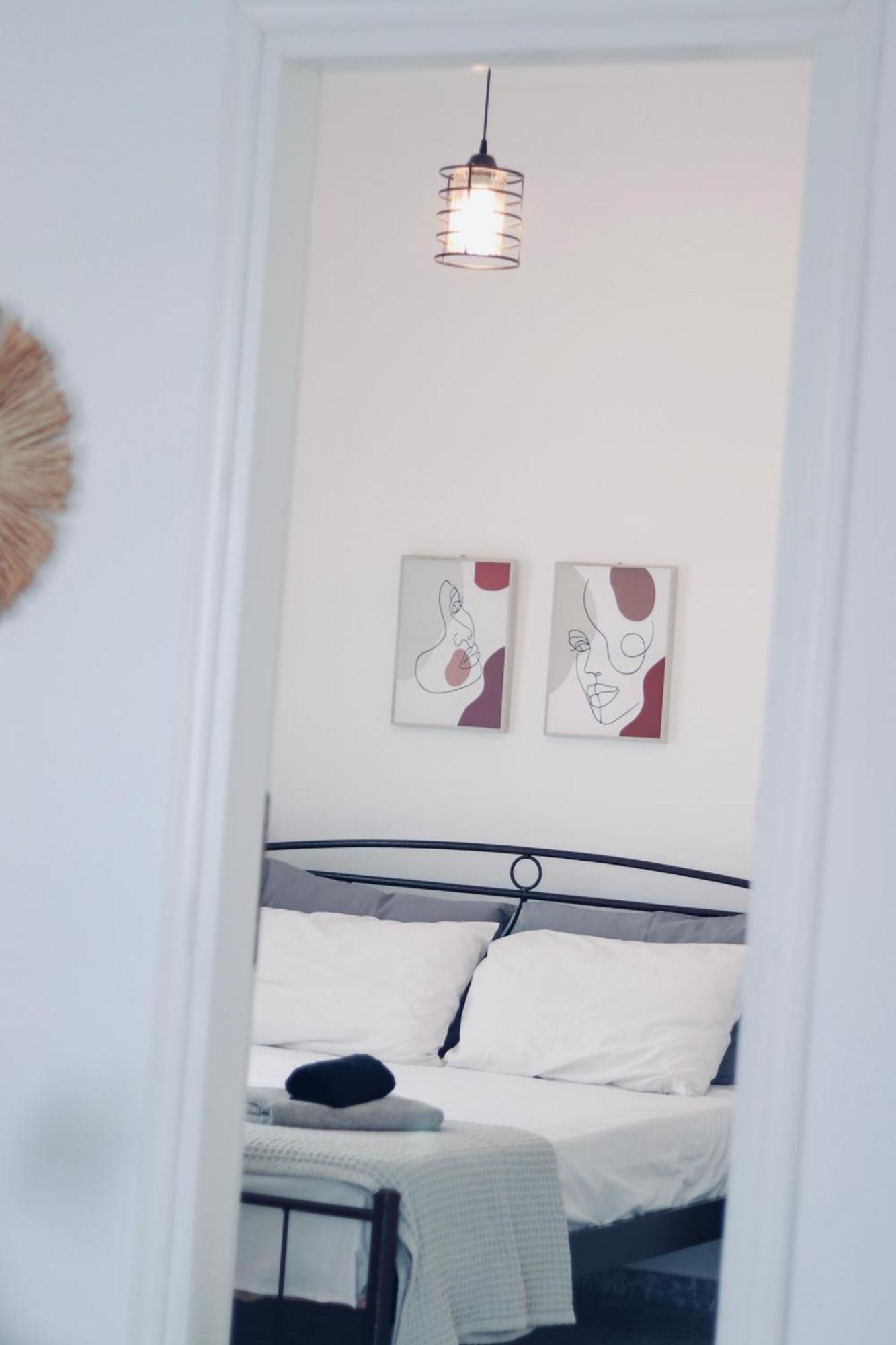 Coastline Apartment Néa Péramos المظهر الخارجي الصورة