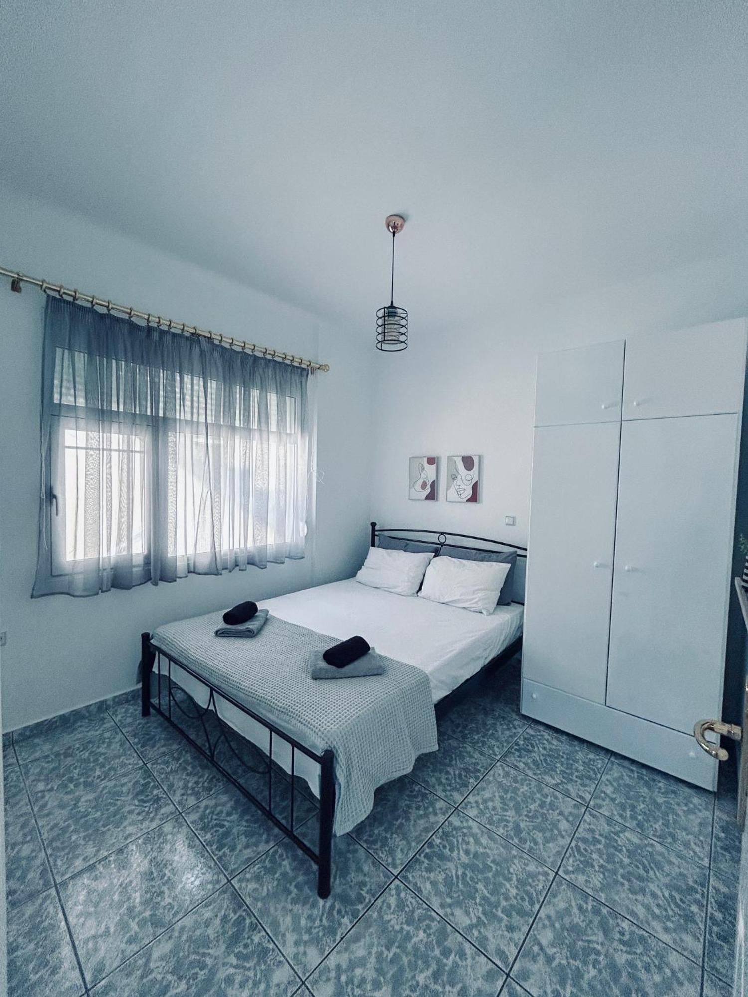 Coastline Apartment Néa Péramos المظهر الخارجي الصورة